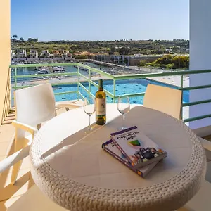 Marina Breeze With Pool - 900m From The Apartamento
