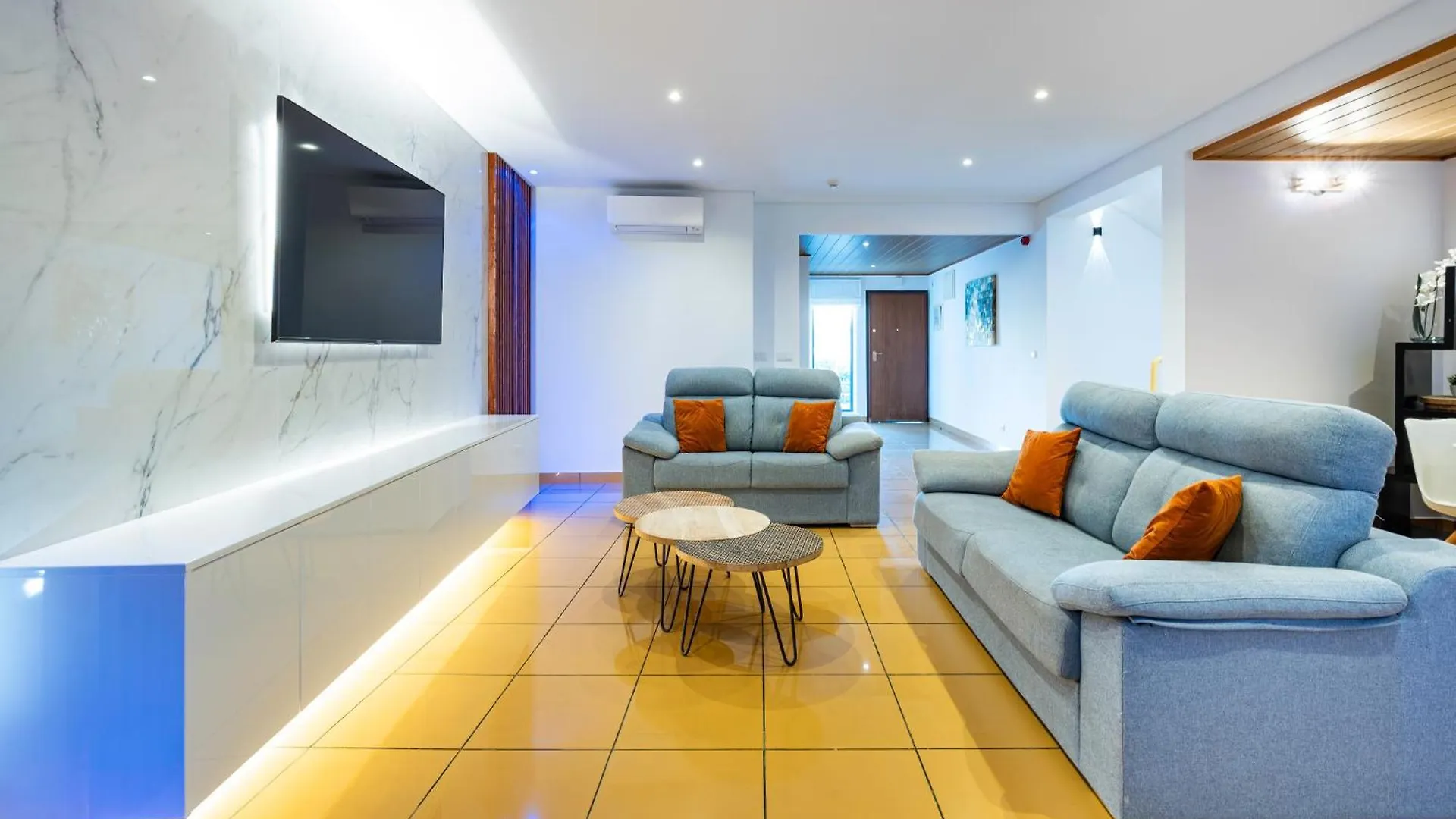 Penthouse 160Sqm Wide Terraces Pool View & Private Hot Tub & Parking Apartment Albufeira