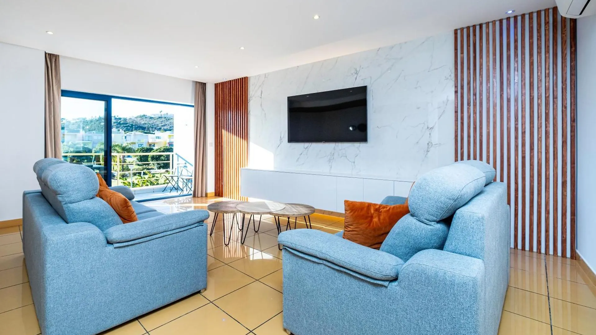 Penthouse 160Sqm Wide Terraces Pool View & Private Hot Tub & Parking Apartment Albufeira